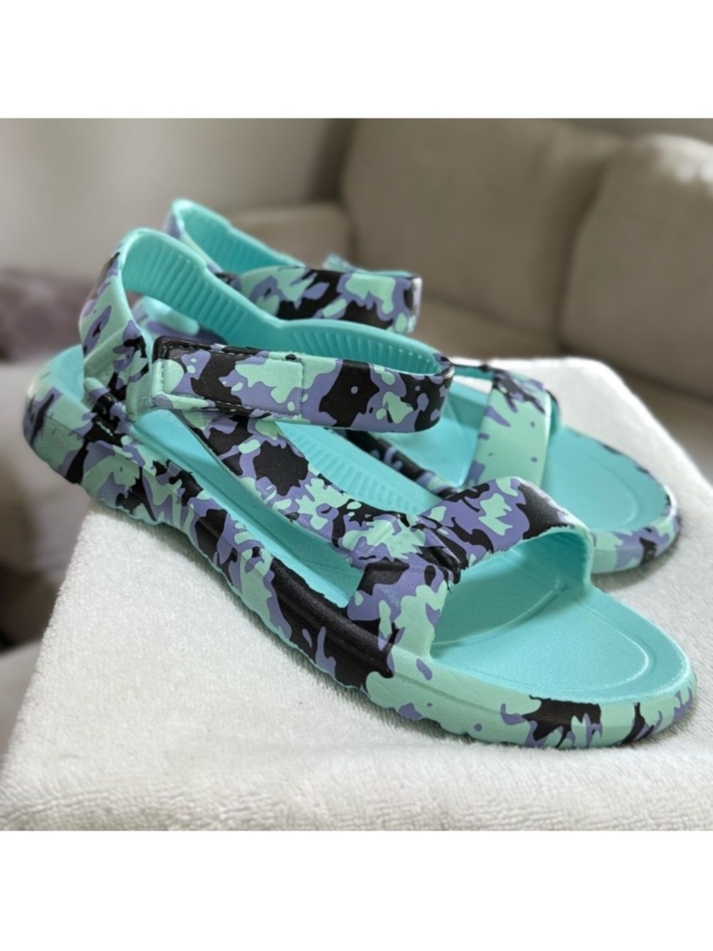 Ocean + Coast Minty Aqua Tie Dye comfort Sport Water Sandals Size 10